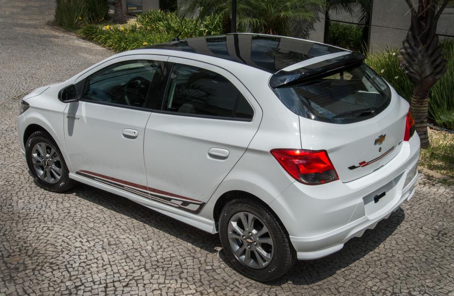  Chevrolet Onix Effect 2014 года  (фото 11 из 16)